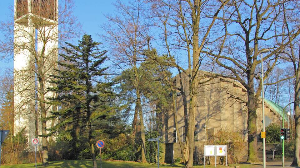 Albertus-Magnus-Kirche in Leverkusen-Schlebusch (Waldsiedlung)