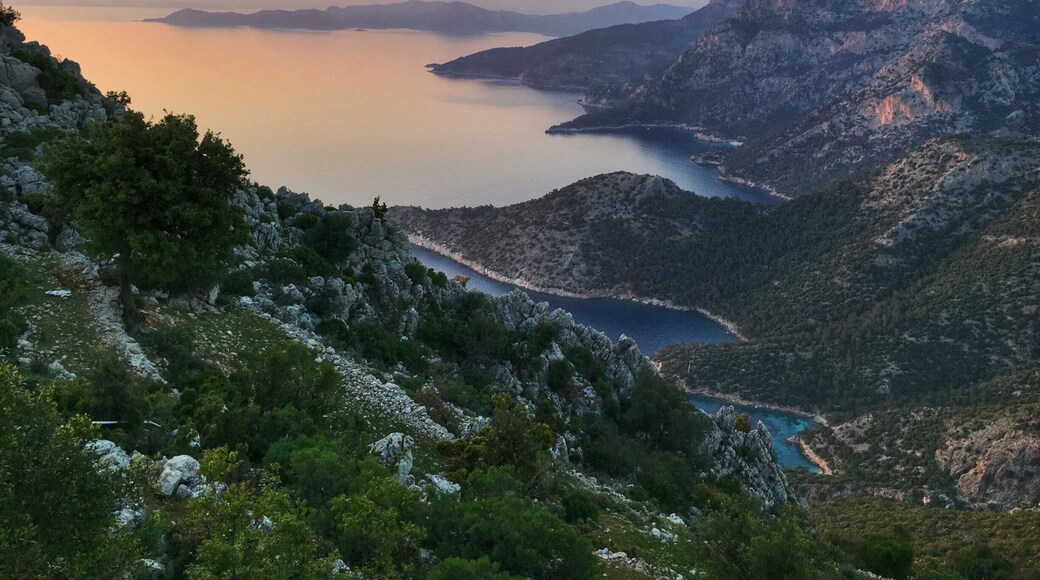 “Sunset is still my favorite color.”
#red #goldenhour
Yediburunlar has amazing view and hiking paths around.