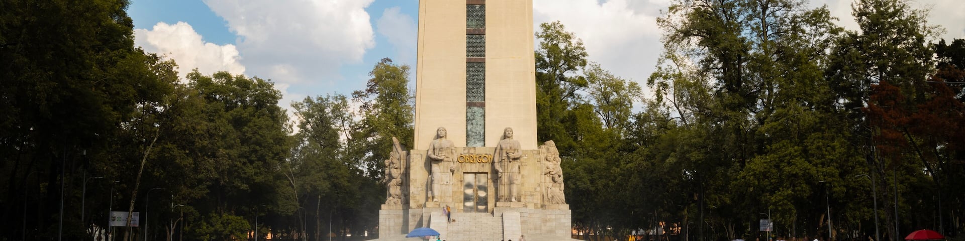 Vista del monumento a Álvaro Obregón en el Parque de la Bombilla, 1 de septiembre de 2024, CDMX, México.