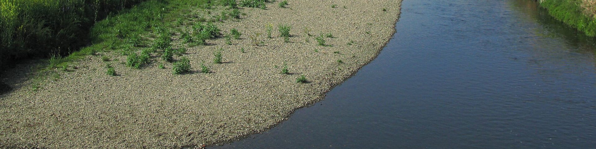 Yanase River in Shiki (Saitama Prefecture, Japan).
