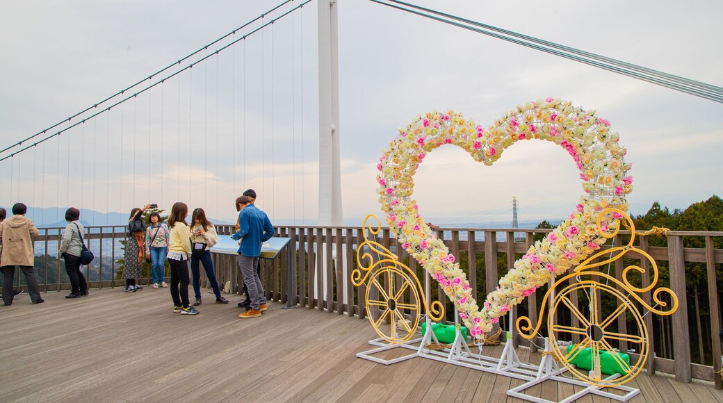 Mishima Sky Walk showing a bridge, outdoor art and views