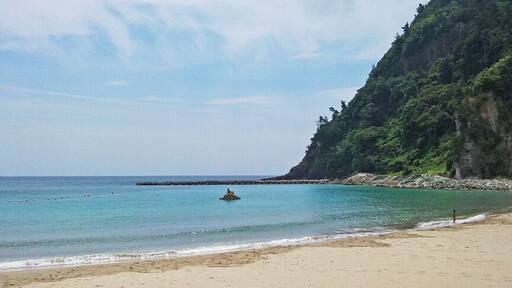 Okinoshima/Dogo Island is lined with beaches - some with facilities and some wild and deserted. #beachtips