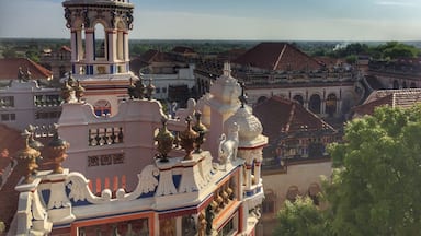 These striking mansions are a major draw in the Chettinad area of Tamil Nadu. #chettinad