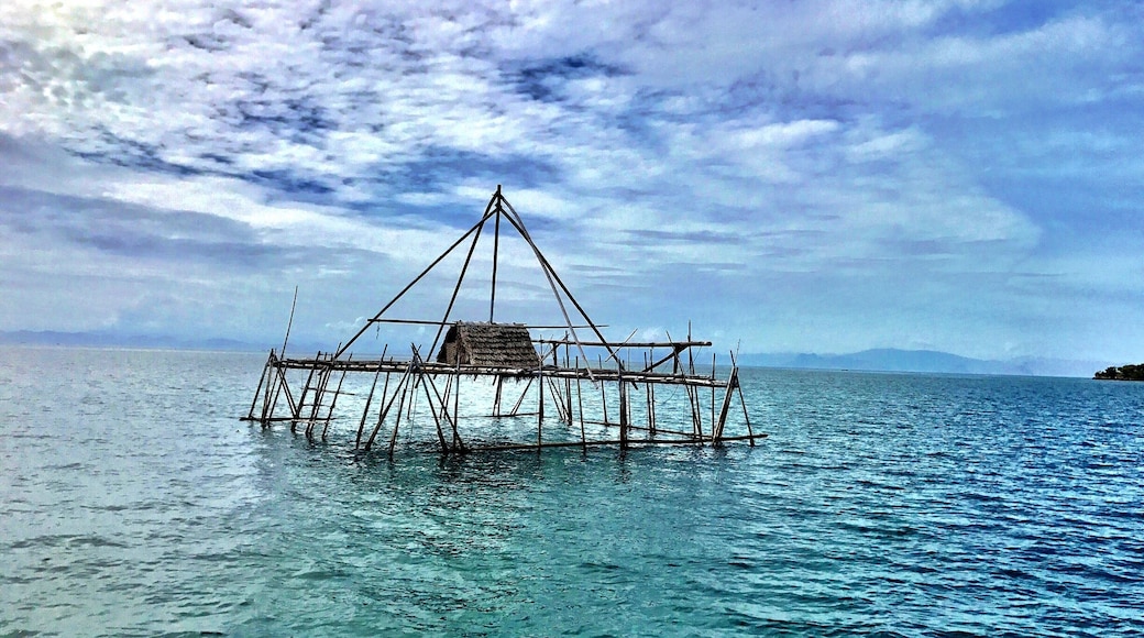 Fisherman caban in the sea of Bali ... On our way to pink beach
#AquaTrove