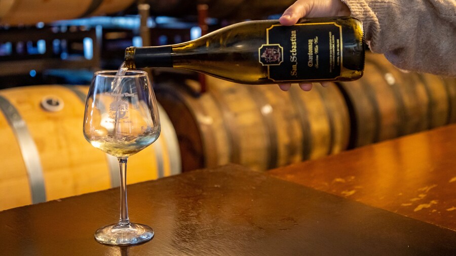 San Sebastian Winery which includes drinks or beverages