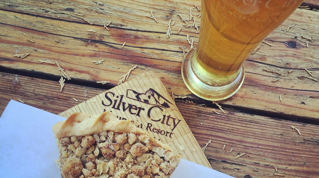 Incredible pie! Worth the twisty drive.