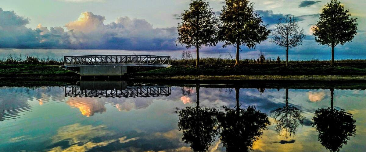 St Cloud Florida is centrally located between the Disney/Universal attractions and the Atlantic Ocean. It's a sleepy, but growing, Florida town that still boasts of Cowboys and Rodeos..