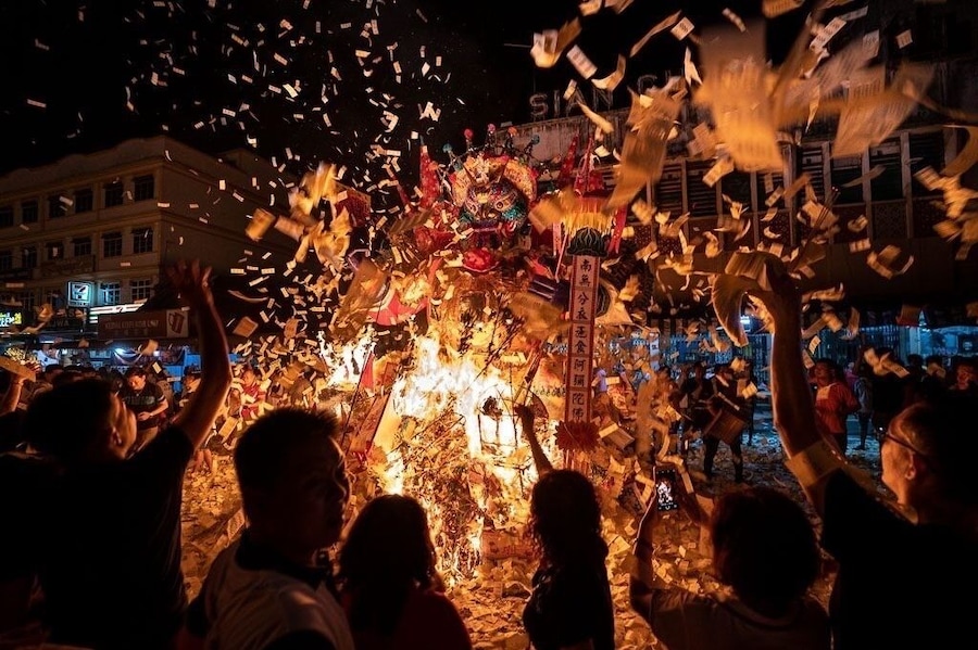 Hungry Ghost Festival 性棫ç·ćéź II K.Kurau - Malaysia
Hungry Ghost comes from a fusion of Buddhist, Taoist and Confusion teaching. In Buddhism, it is believed that world consist of six realms â one of them is called Preta which is loosely translated as âHungry Ghostâ. In this realm, the dwellers are said to be always hungry with insatiable appetite but they lack the means to either eat or drink. Hungry ghosts are ones that have been neglected by their living family for a long time, died unfairly or not been given proper send off when they died.