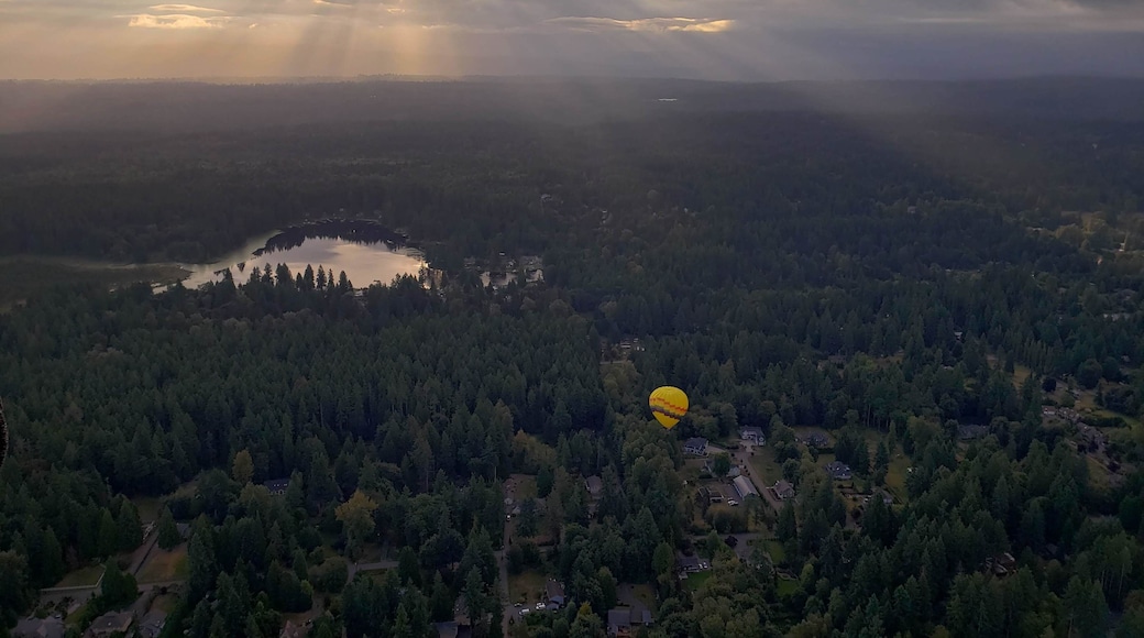 Basking in the morning sun and enjoying the lush green views of Pacific Northwest is totally worth waking up early on Sunday for this balloon ride.
#LifeAtExpediaGroup