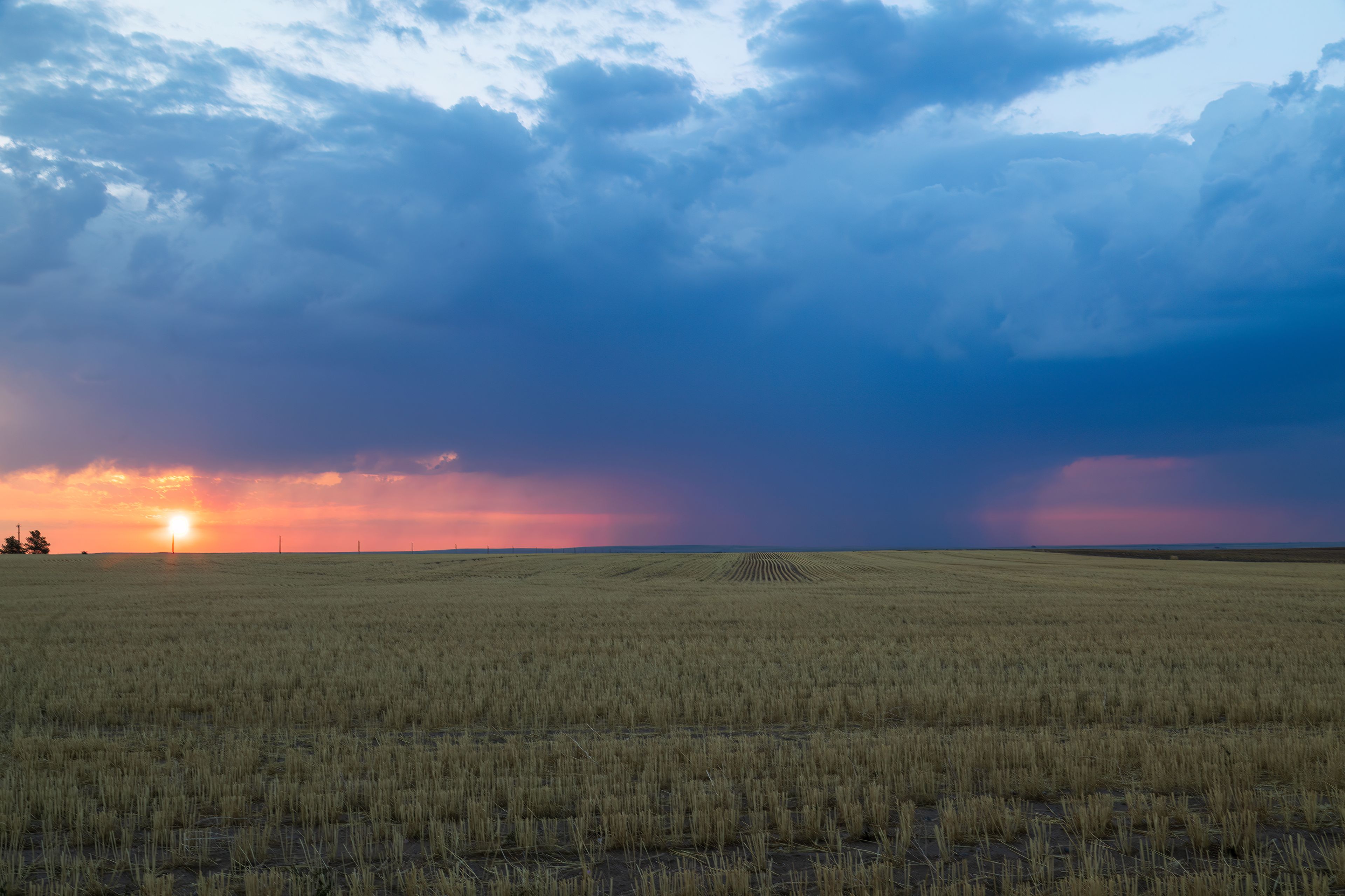 Thunderstorms on Eastern Colorado Plans at sunrise