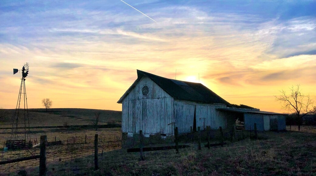 #hometown #countrydrive #roadtrip near White Cloud, Kansas while back visiting family. The Scenic Glacier Hills drive is nearby and runs along the Missouri River and up to the Nebraska line. If you’re in White Cloud, Kansas on the right weekend, the massive flea market is a great way to spend a day!