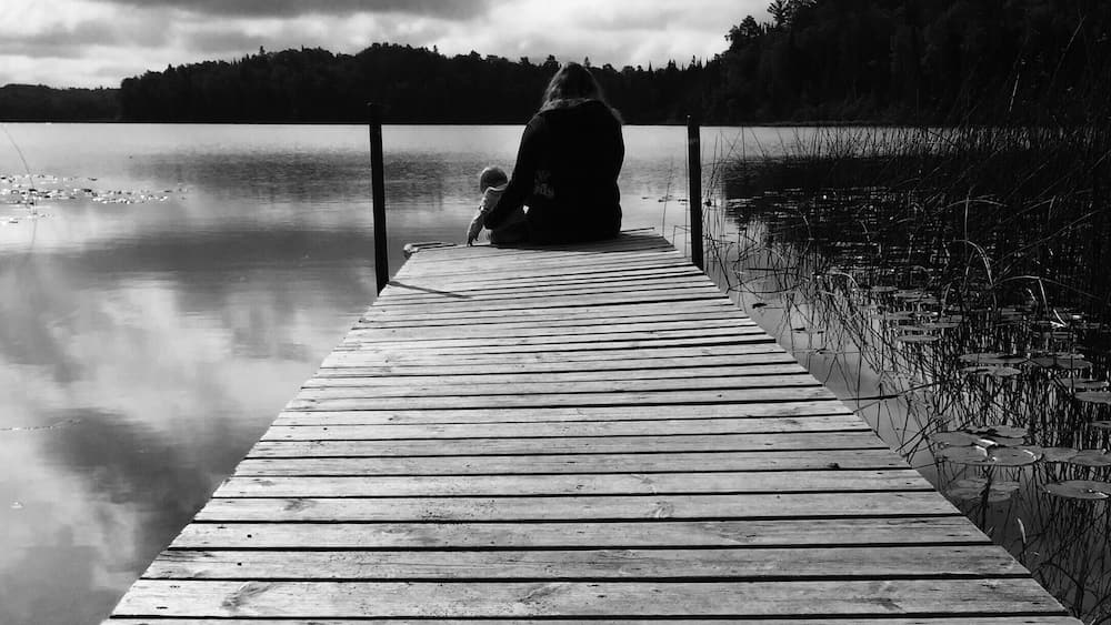 Erica and Bee watching the fishes