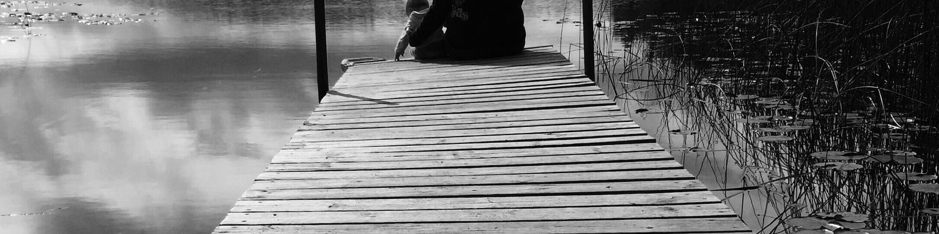 Erica and Bee watching the fishes