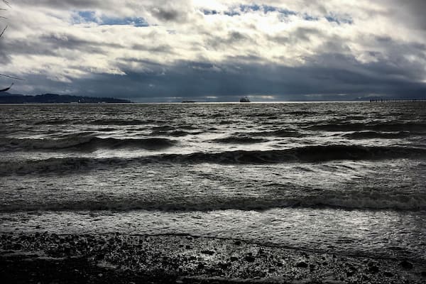 A gray autumn morning at the beach!