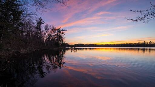 We were supposed to go Southwest and check Pipestone National Monument last weekend but the weather forecast made us change our plans. We don’t really want to camp (yet) with rain above our heads and soggy ground beneath our feet, we did that a lot in the past and it’s something that both my husband and I didn’t really like. As an alternative, hubby found Savanna Portage State Park which has two interesting information that sealed our decision — first, it straddles the Continental Divide and the portage (hence the name), which links the Mississippi River and Lake Superior and was heavily used by native Americans and fur traders during 1750-1840. Full details at: http://joycedz.com/portfolio/a-stay-at-savanna-portage-state-park/