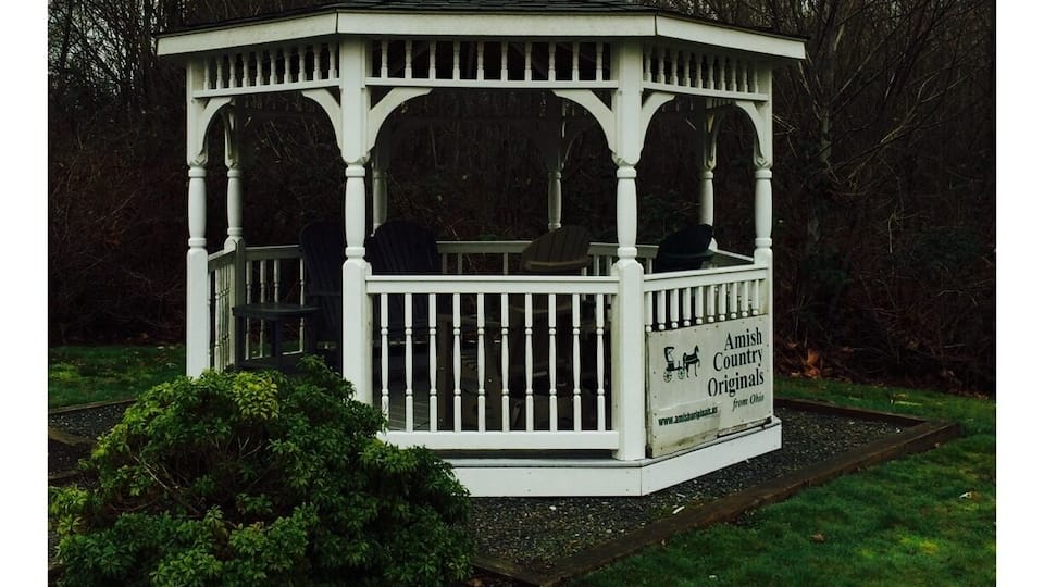 Something kind of cute and random/unexpected next to the Starbucks!