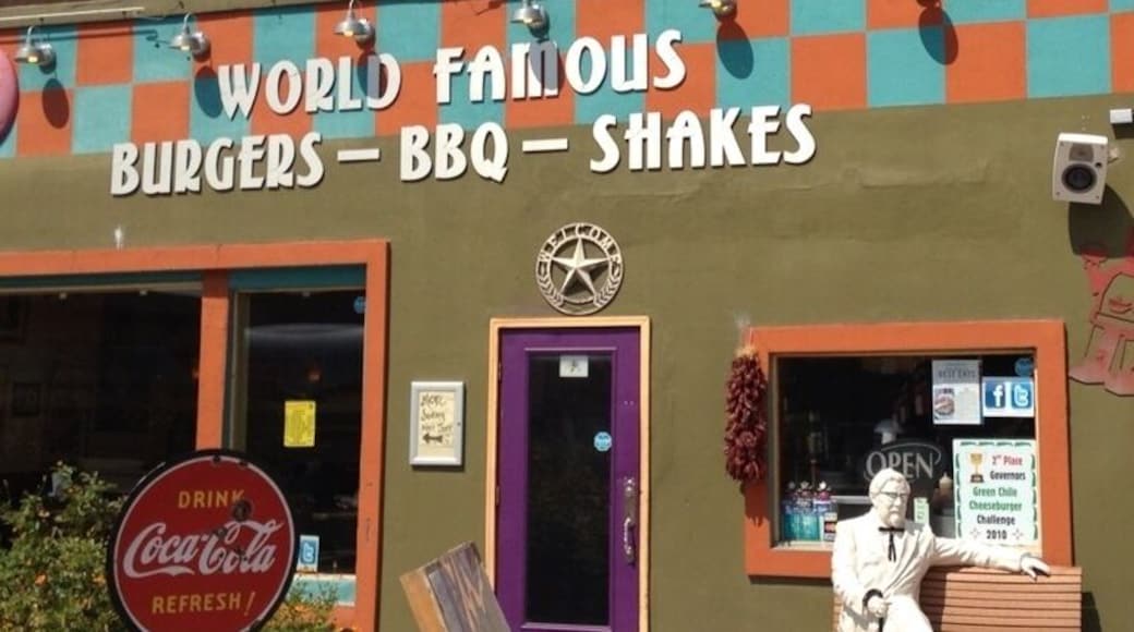 Sparky's is a really fun place to stop in #Hatch. You can get food, ice cream, and coffee in a cool, retro ambiance. You can even get your picture taken with Colonel Sanders on the bench out front! #architecture #roadtrip