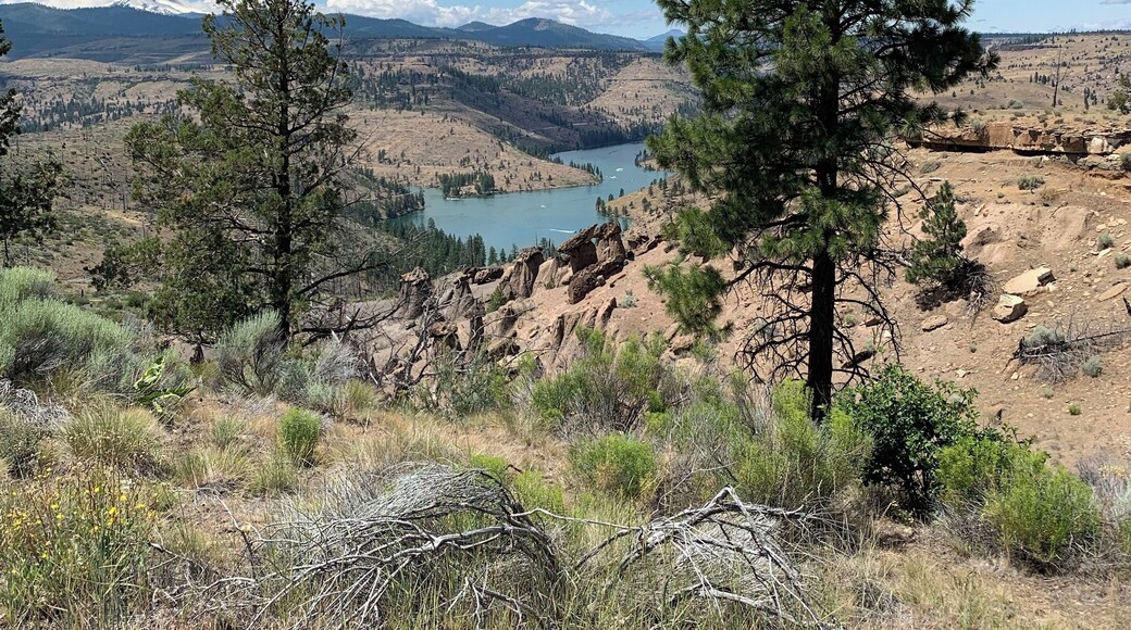 Metolius Rocks- Balancing Rocks in Central Oregon overlooking Metolius River.
#Nature