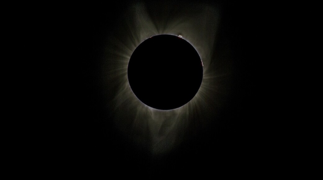 The weather in the Willamette Valley of Oregon had been less than ideal for eclipse viewing for a few days, thick clouds were rolling in in the mornings and haze from wildfires took up the skies in the afternoon. Luckily, the gods heard our prayers and we had clear blue skies in the morning on Eclipse Day. Seeing the sky go dark and stars that we'd only see in the winter was an experience of a lifetime. I had been planning for this eclipse for well over a year so I was very glad that everything went well
.
#oregon#pnwonderland #sun #moon #astronomy #adventure #discovery #nikon #nikonphotography #natgeo #photography #earthofficial #ourplanetdaily #planetearth #bucketlist #weekend #adventure