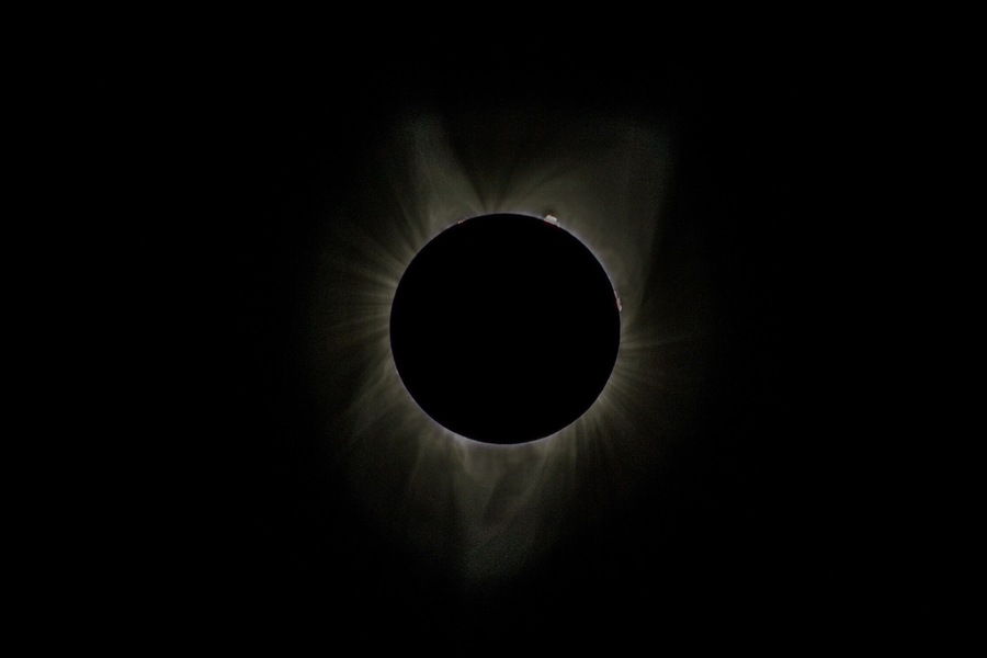 The weather in the Willamette Valley of Oregon had been less than ideal for eclipse viewing for a few days, thick clouds were rolling in in the mornings and haze from wildfires took up the skies in the afternoon. Luckily, the gods heard our prayers and we had clear blue skies in the morning on Eclipse Day. Seeing the sky go dark and stars that we'd only see in the winter was an experience of a lifetime. I had been planning for this eclipse for well over a year so I was very glad that everything went well
.
#oregon#pnwonderland #sun #moon #astronomy #adventure #discovery #nikon #nikonphotography #natgeo #photography #earthofficial #ourplanetdaily #planetearth #bucketlist #weekend #adventure