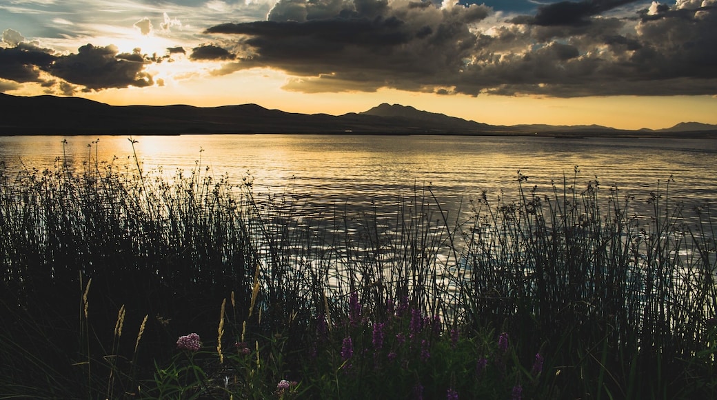 Dusk at cutler reservoir