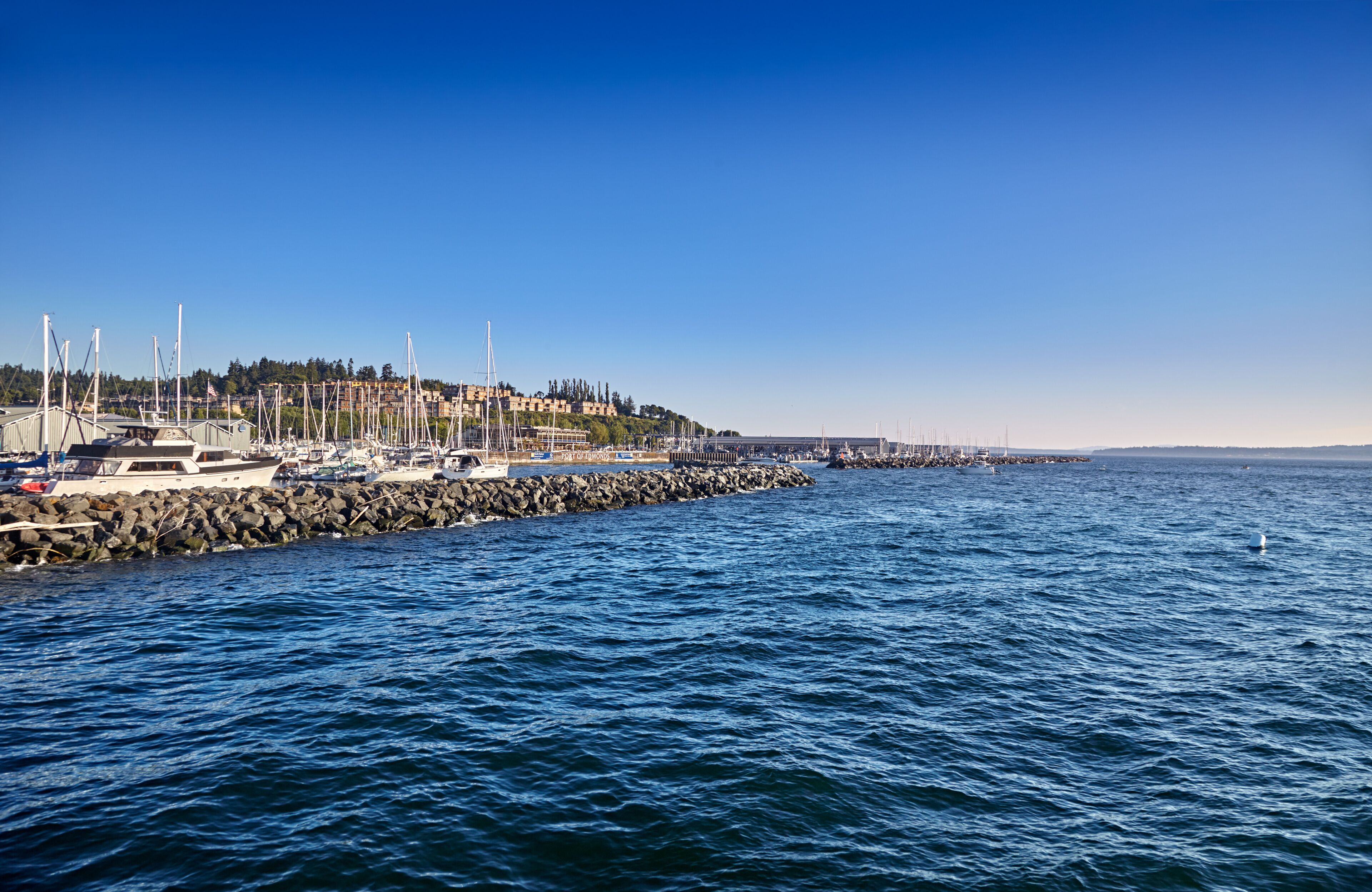 Entrance to the Edmonds marina
