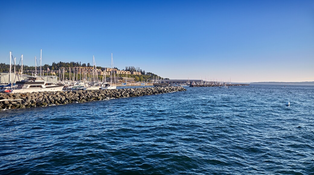 Entrance to the Edmonds marina