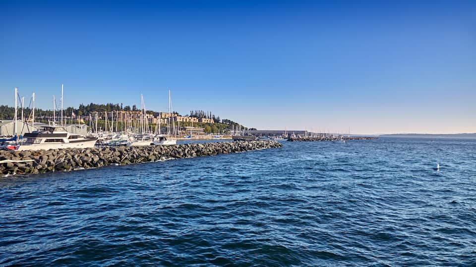 Entrance to the Edmonds marina
