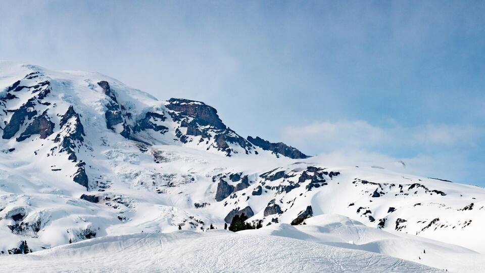Mount Rainier Panoramic View - Snowy Mountain Washington State Cascade Range