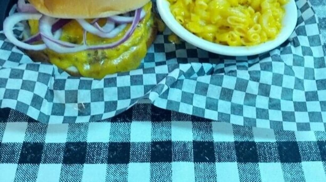 Depot bacon cheeseburger with a side of mac and cheese. A little diner with a hand made chocolate shop and some antiques to peruse.