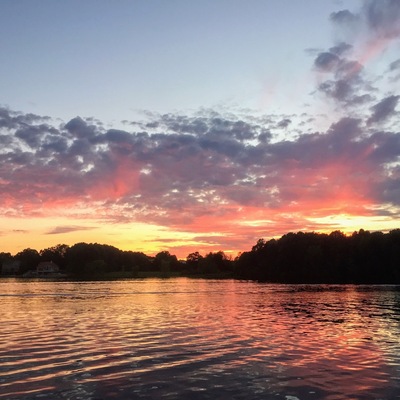 Summer sunset over Eagle Lake
#AquaTrove
#LifeAtExpedia
#LakeLife