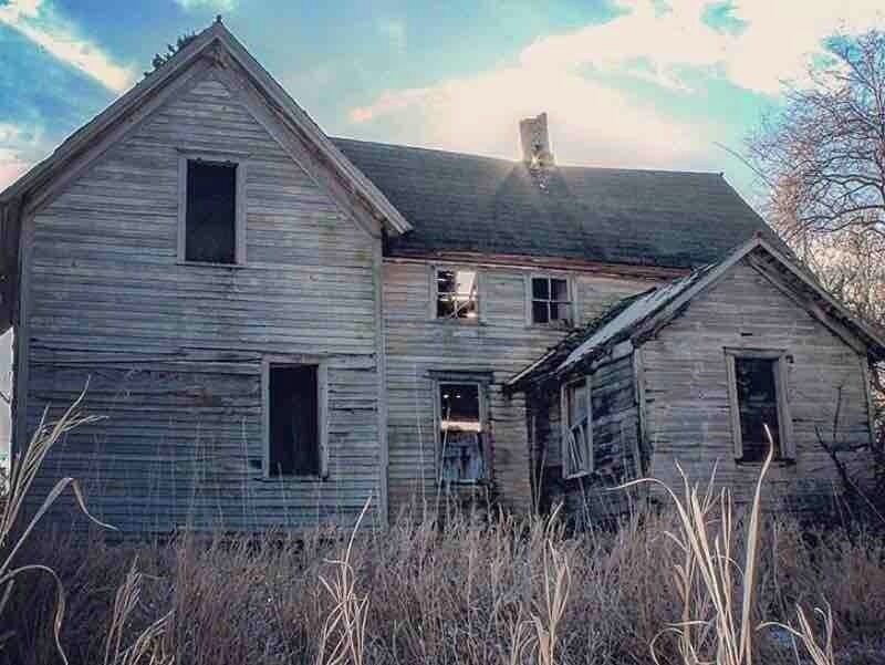 Abandoned Farmhouse, Fully Furnished