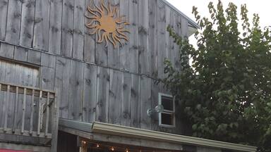 Great place for pizza and beautiful scenery! It's actually a pizza farm. They grow all their ingredients there.