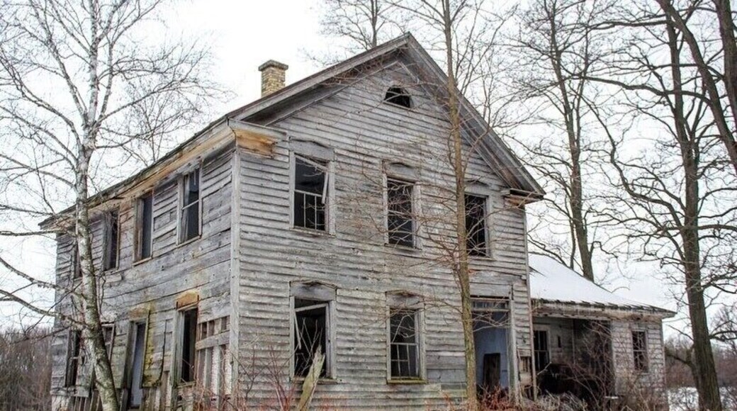 Abandoned House in Rural Wisconsin #abandoned