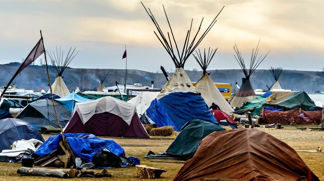 History being made at Standing Rock North Dakota.. tribal nations come together to protest DAPL