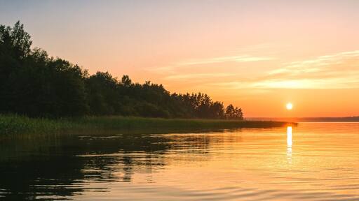 Background sunset panorama on the lake