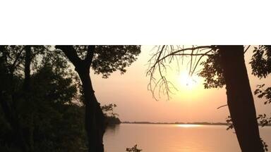 Small beach and picnic area along Lake Okmanpeedan, try saying that three times fast.