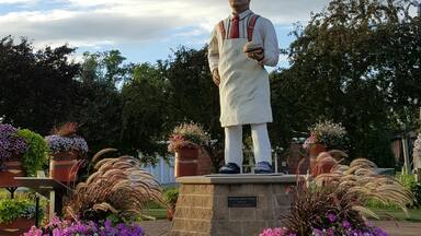 Home of the First & Largest hamburger 😃