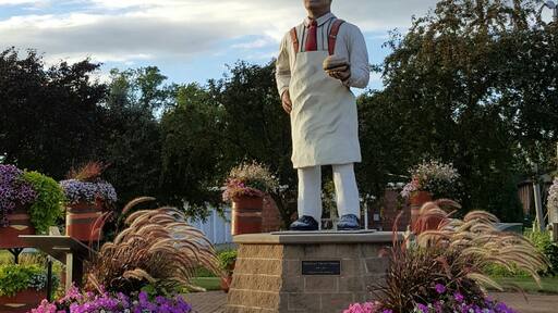 Home of the First & Largest hamburger 😃