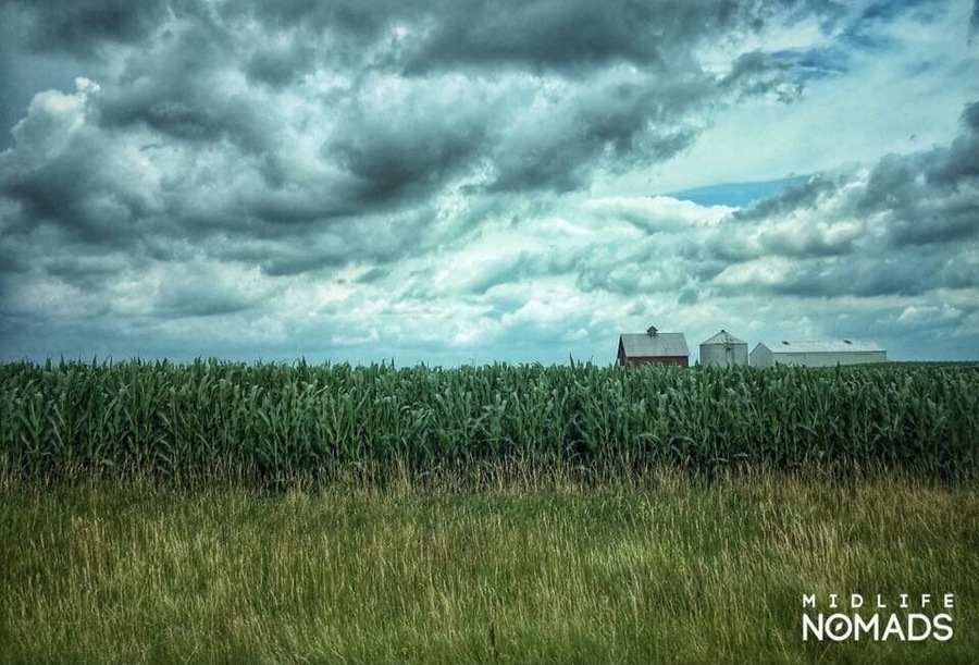 Illinois is the state of corn and soya beans these two crops account for 80% of all agriculture in the state.
Here the weather can change quickly the heat and humidity build and build and can produce fierce rolling thunderstorms that can develop into damaging tornadoes. A good weather app is definitely an advantage when working out you travel plans.