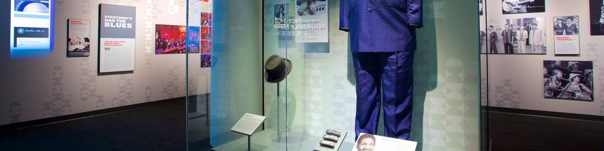 National Blues Museum showing interior views