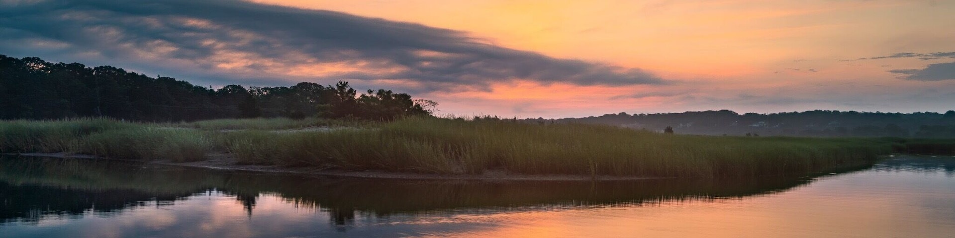Early morning light at Long Beach saint James