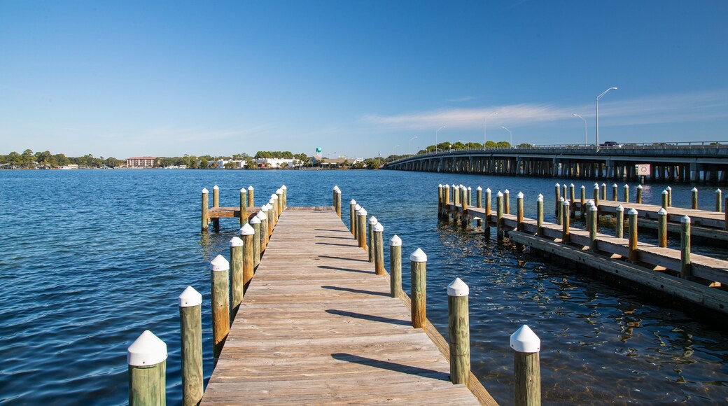 Fort Walton Beach which includes a bay or harbor