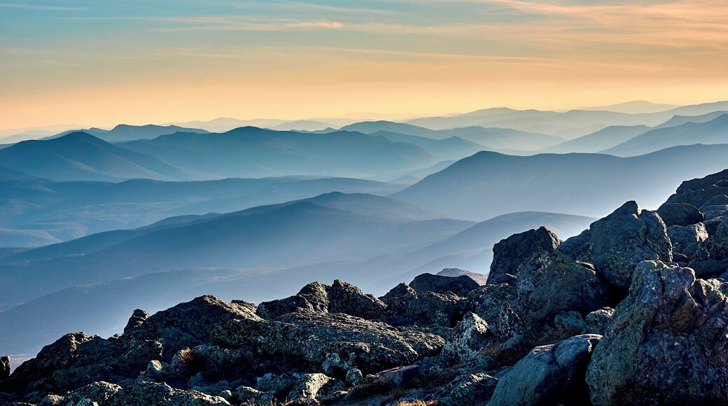 Mt Washington is one of the most beautiful places i have visited. You can hike to the top, drive or take the train so it's comfortable for everyone to visit. If you traveling in the aria dont hesatai its a must see. I recommend getting the by the end of the day to catch the amazing sunset and the blue layers of mountain range.
#BVSBlue #mountainrange #sunset #blue #outdoors #hike