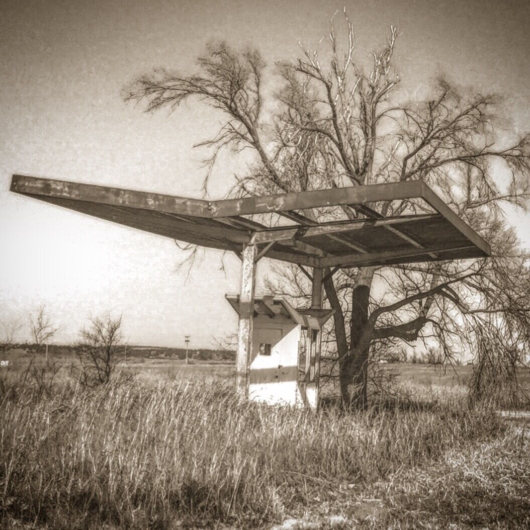 Been by this 50 times but it caught my eye this time. Located on Hwy 9 on the east side of town. 