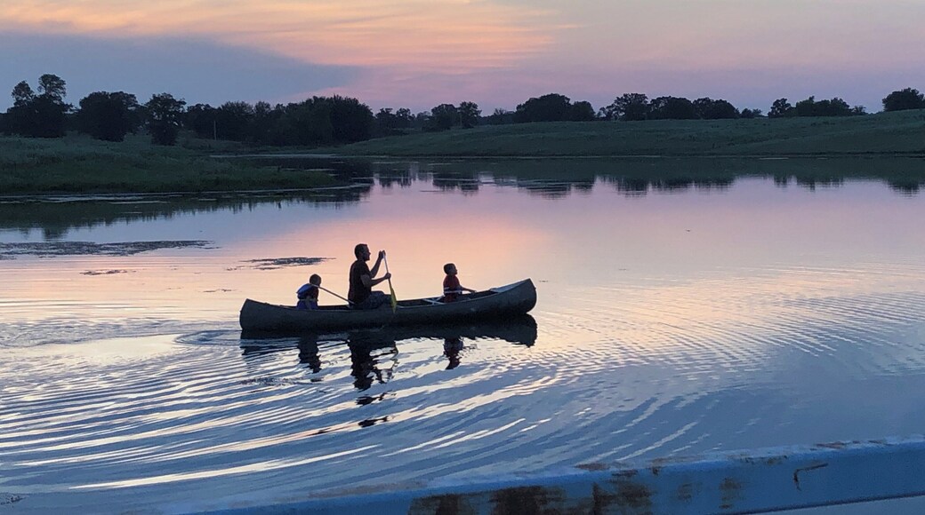 Never thought Oklahoma would have some beauty to it. I was wrong as me and my two sons enjoyed a canoe ride during an incredible Oklahoma sun set.
#adventure photo contest