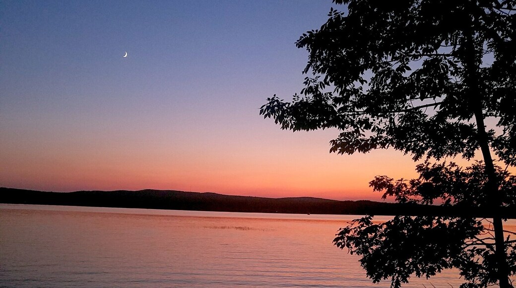 Chasing sunsets in Maine during the first Fall weekend ๐๐