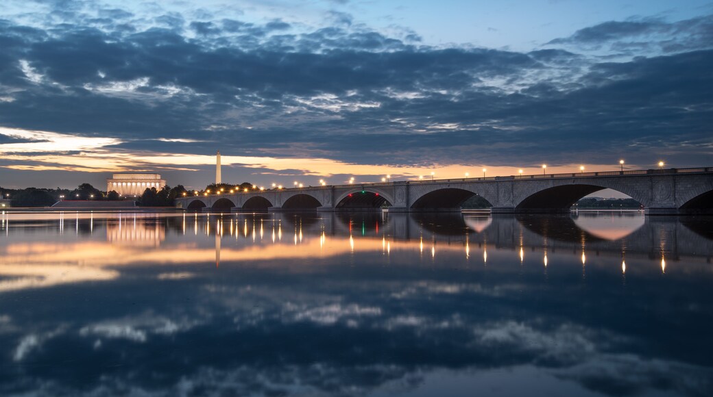 Sunrise over the Arlington Memorial Bridge
.
.
This sunrise photo was taken on Mount Vernon Trail in Virginia.