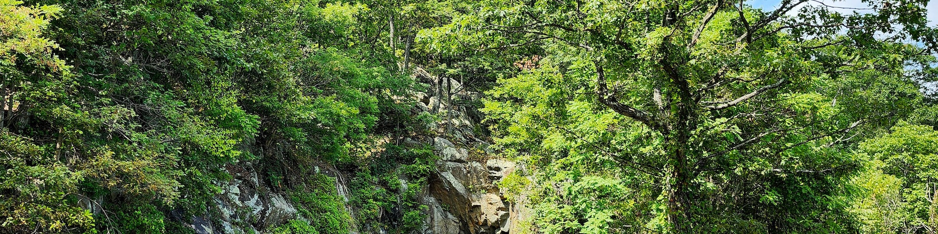 Skyline Drive Tunnel in Shenandoah National Park, Virginia, USA