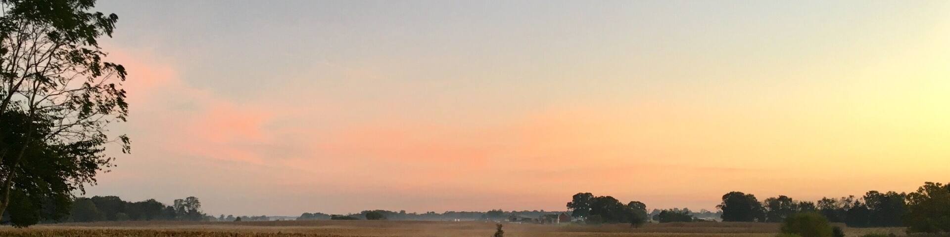 Sunrise in Townsend, Delaware.
#Delaware #sunrise
(Oct 2017)